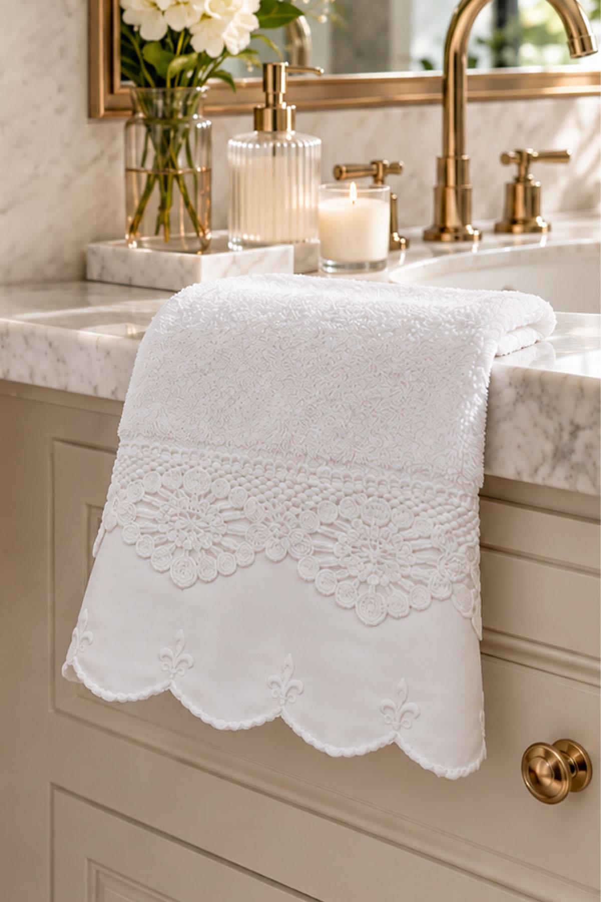 Alvin Embroidered Hand Towel (30 x 50 cm)