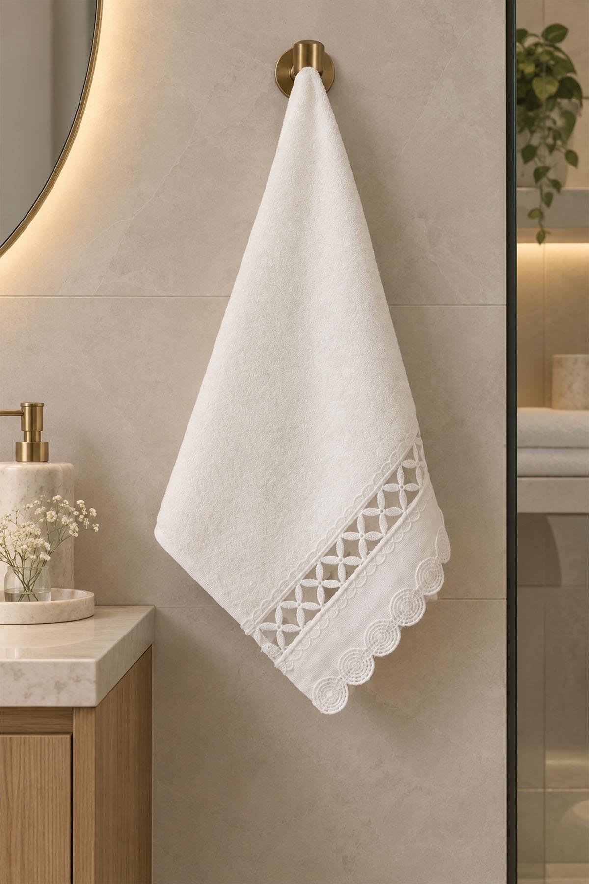 Elizabeth Embroidered Hand Towel (30 x 50 cm)