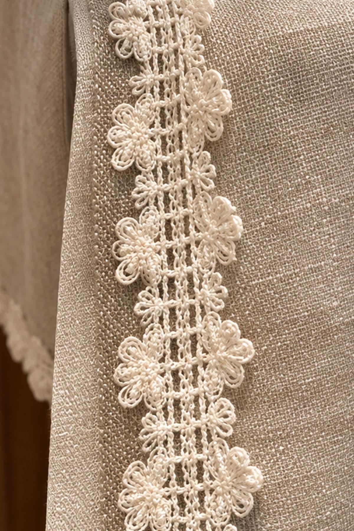 Flora Embroidered Stain-Resistant Wrinkle-Free Tablecloth (160 x 260 cm)