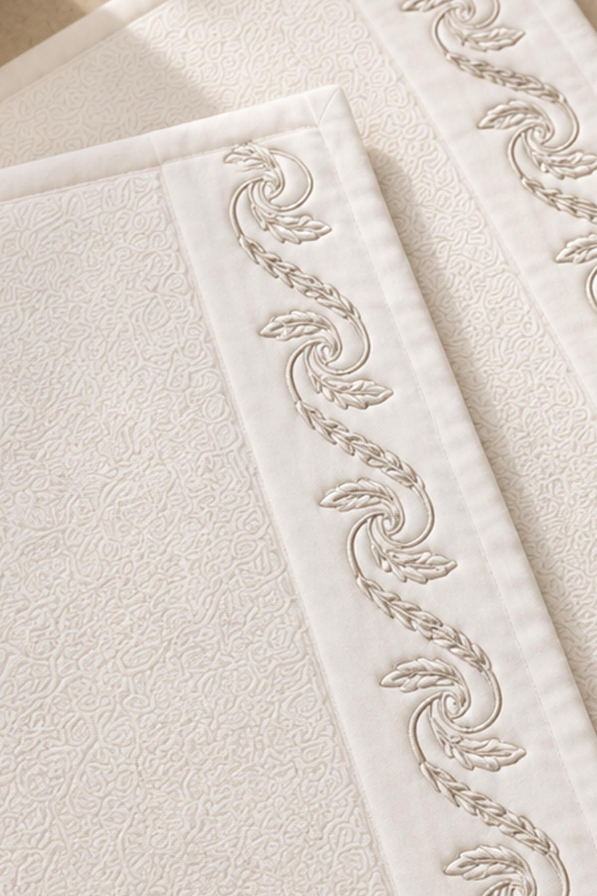 Latina Spiral Leaf Embroidered 2-Piece Mat Set (60 x 100 cm)