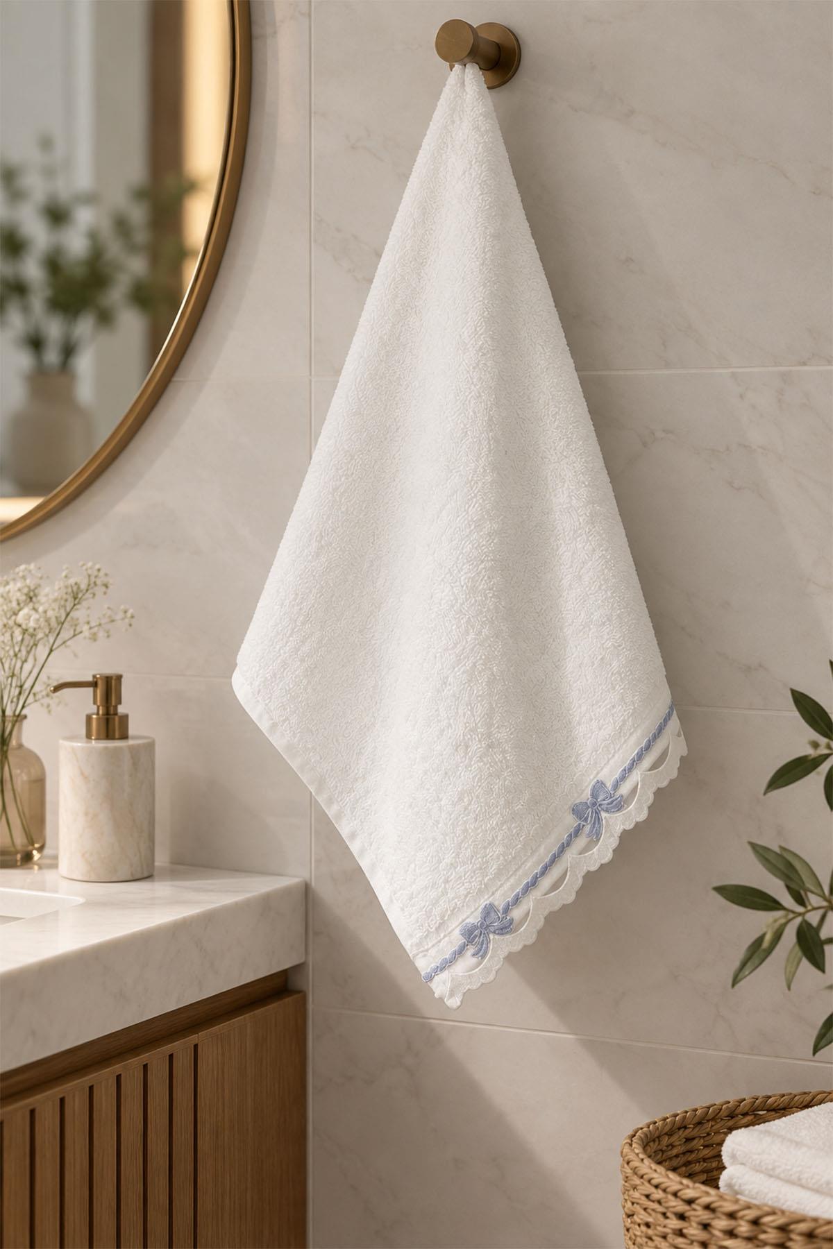Hobby Bow Embroidered Hand Towel (30 x 50 cm)