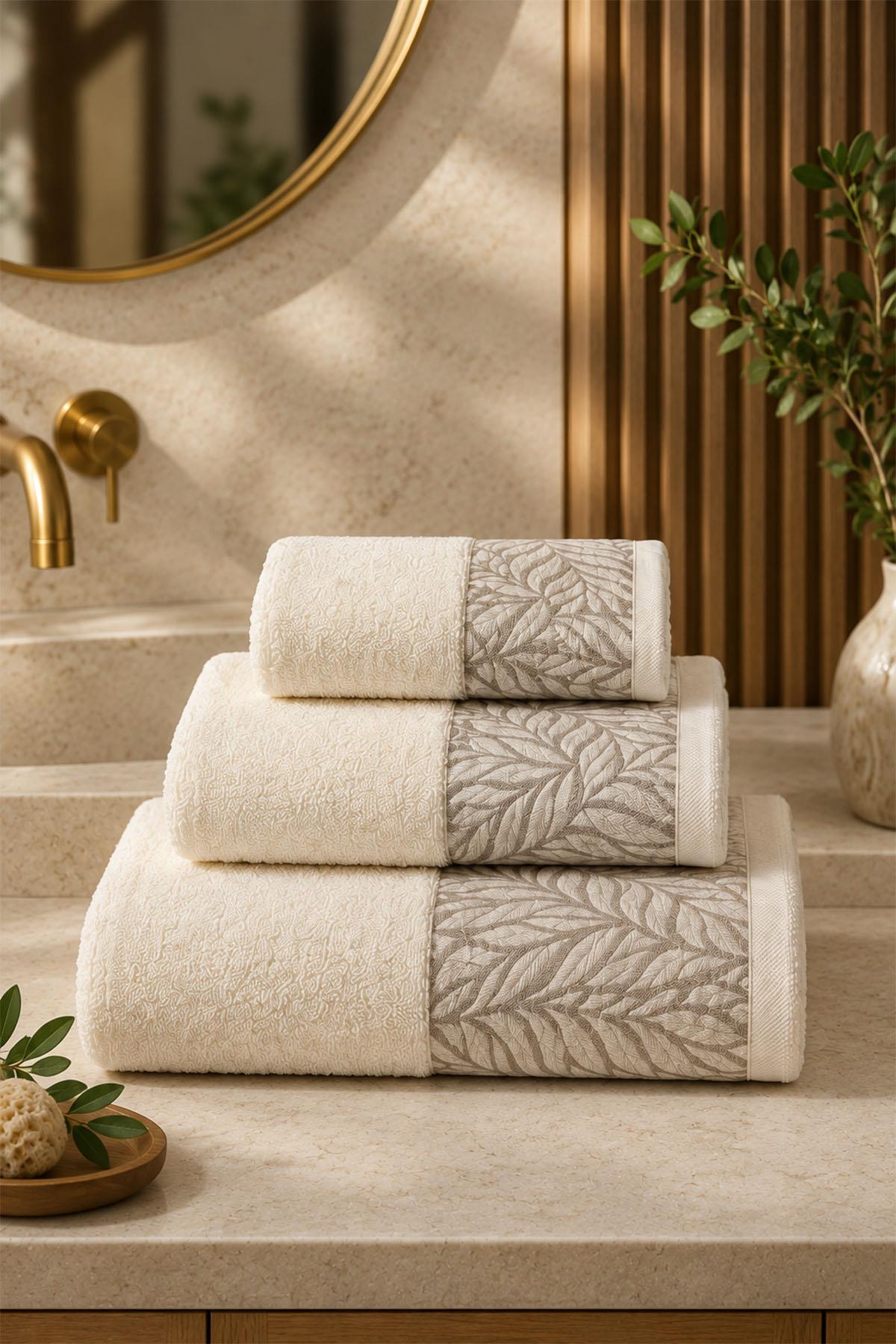 Sage Leaf Pattern Bath Towel (90 x 150 cm)