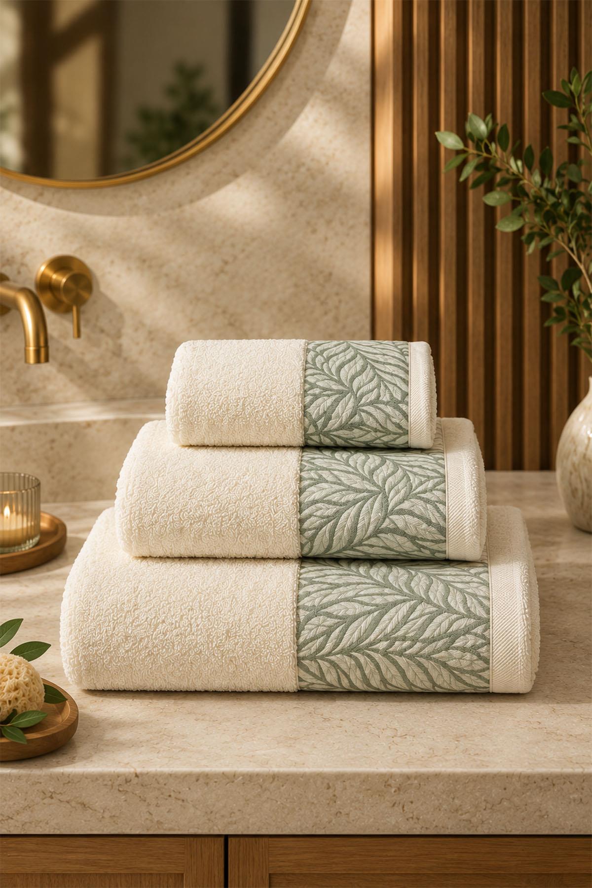Sage Leaf Pattern Bath Towel (90 x 150 cm)