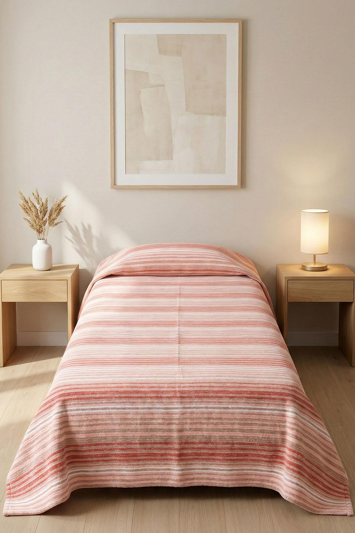 Trendy Striped Single Blanket (150 x 200 cm)