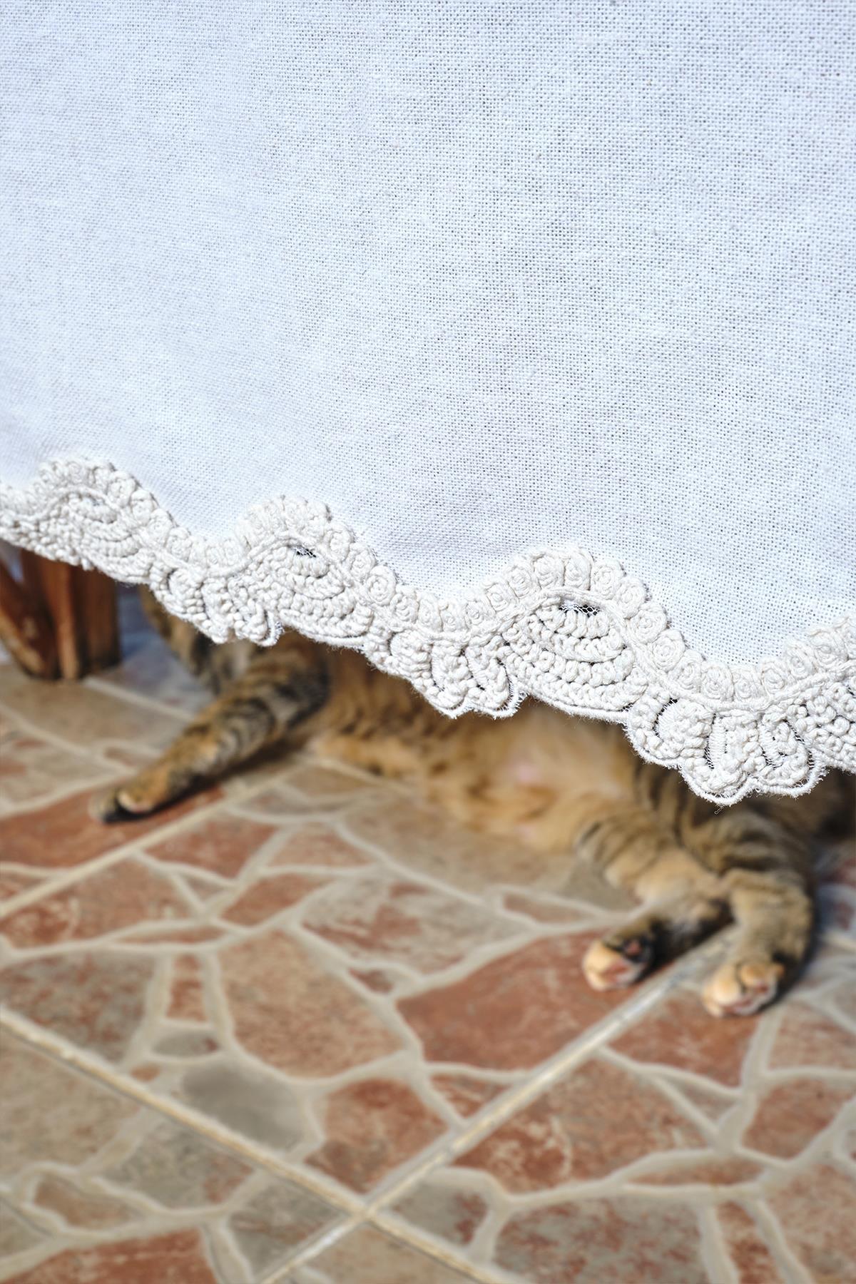 Tablecloth with Vole Runner (150 x 320 cm)